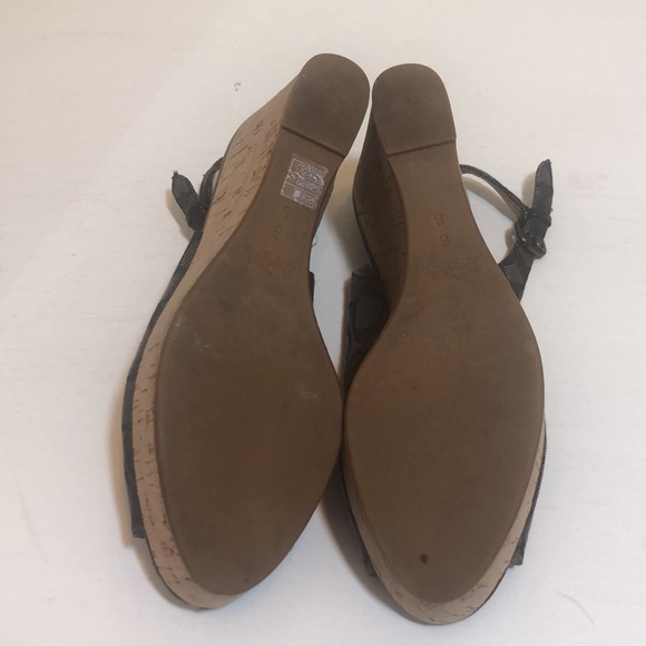 Coach wedges Size 6B. - Picture 8 of 12